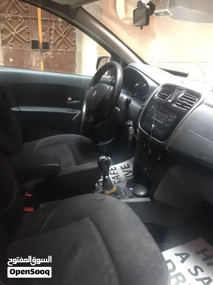 Renault Logan 2016 photo 2