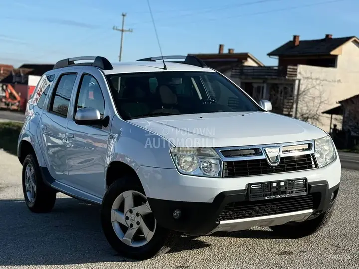 Dacia Duster 2011 photo 2
