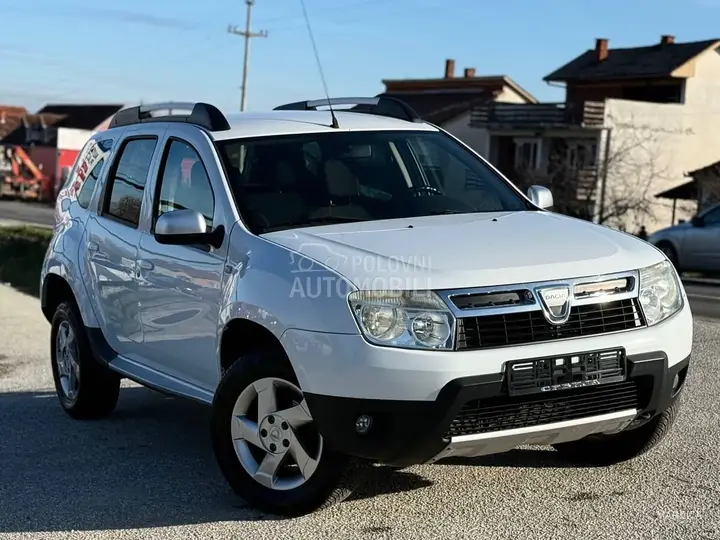 Dacia Duster 2011 photo 3
