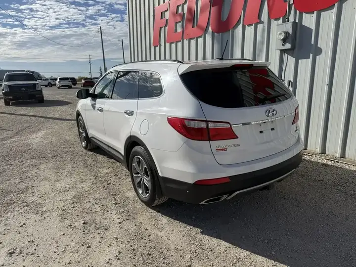 Hyundai Santa Fe 2014 photo 2