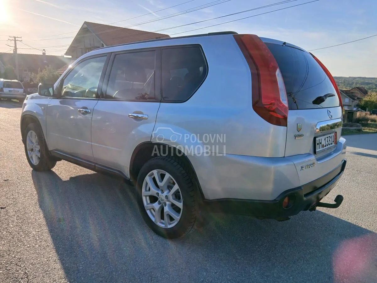 Nissan X-Trail 2010 photo 4