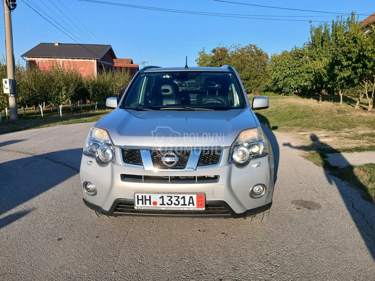 Nissan X-Trail 2010 photo 2