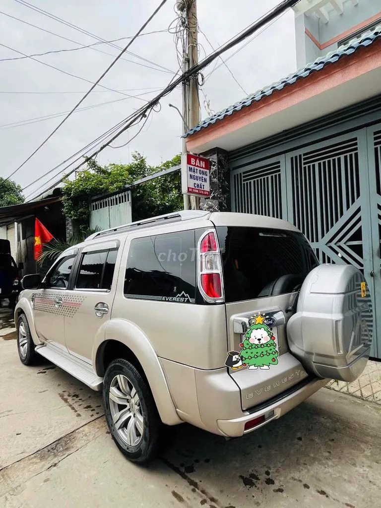 Ford Everest 2011 photo 2