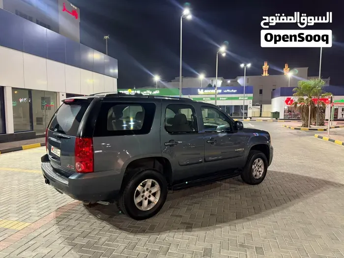GMC Yukon Denali 2009 photo 2