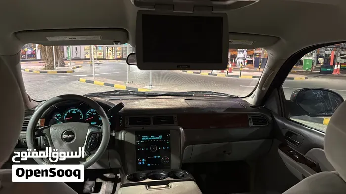 GMC Yukon Denali 2009 photo 3