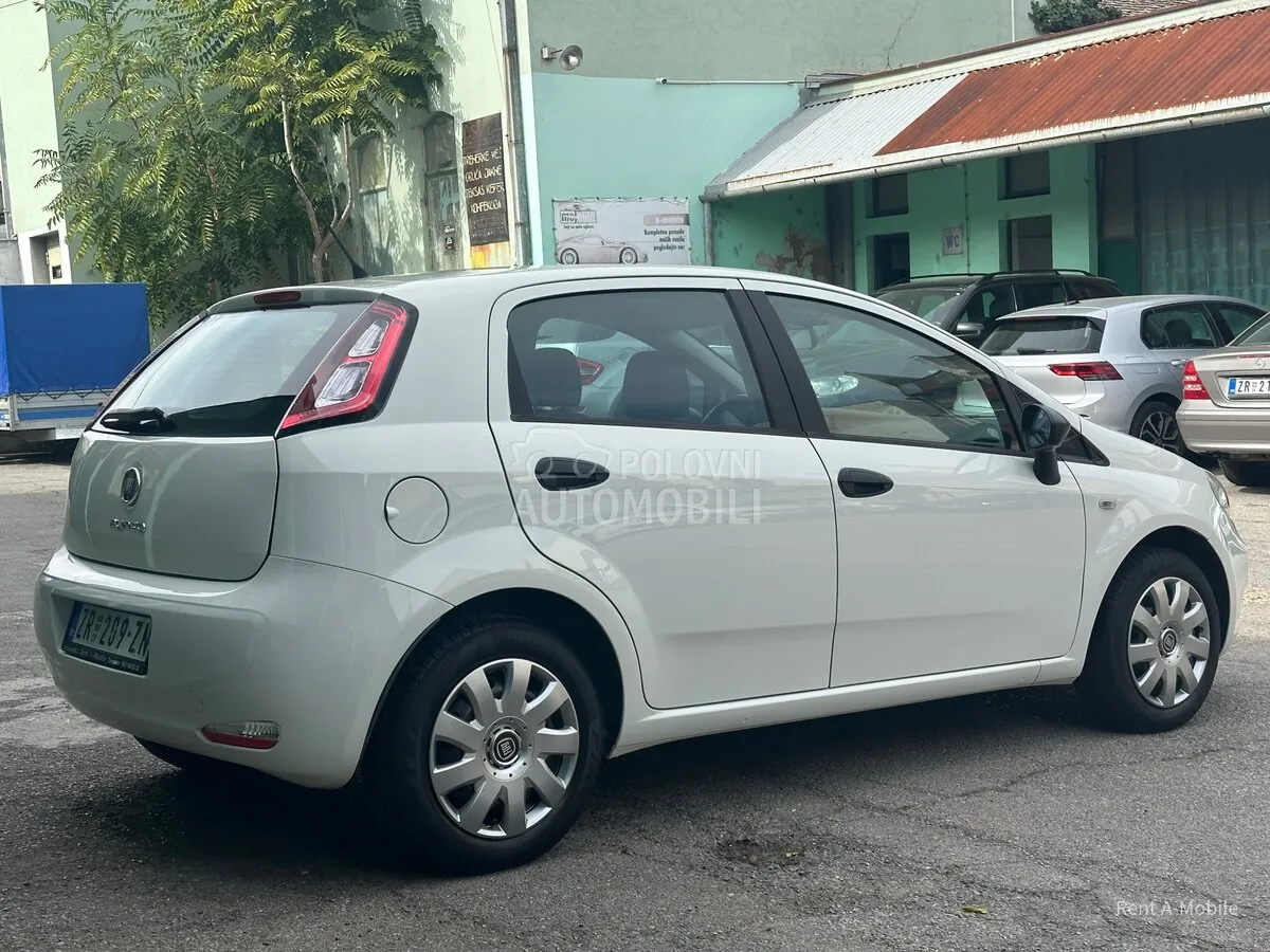 Fiat Grande Punto 2014 photo 5