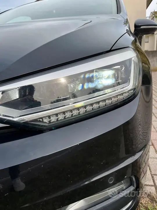 Volkswagen Touran 2016 photo 2