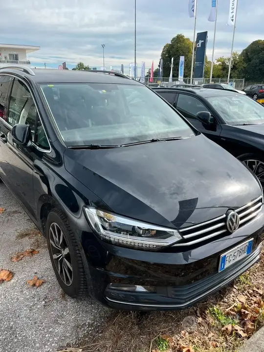 Volkswagen Touran 2016 photo 3
