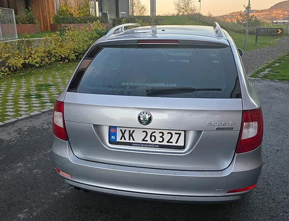 Skoda Superb 2012 photo 5