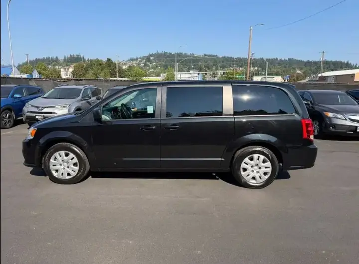 Dodge Grand Caravan 2015 photo 2