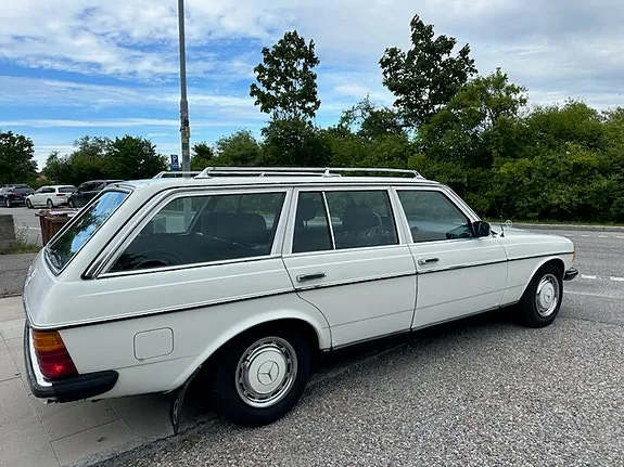Mercedes-Benz 200 1985 photo 3