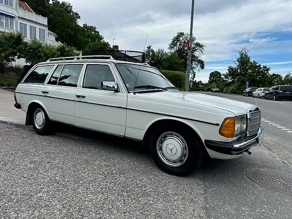 Mercedes-Benz 200 1985 photo 4