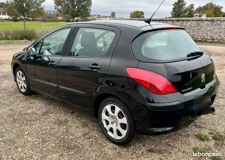 Peugeot 308 2010 photo 2