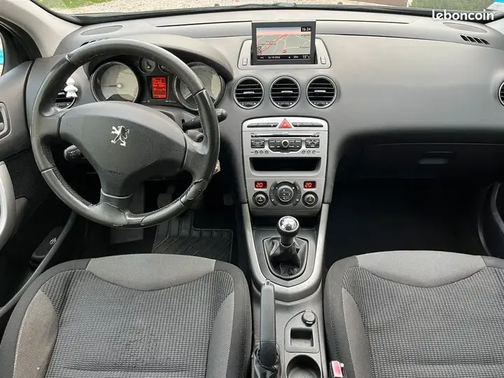 Peugeot 308 2010 photo 3