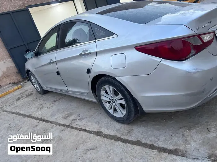 Hyundai Sonata 2011 photo 4