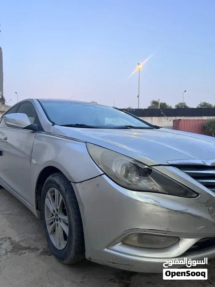 Hyundai Sonata 2011 photo 2