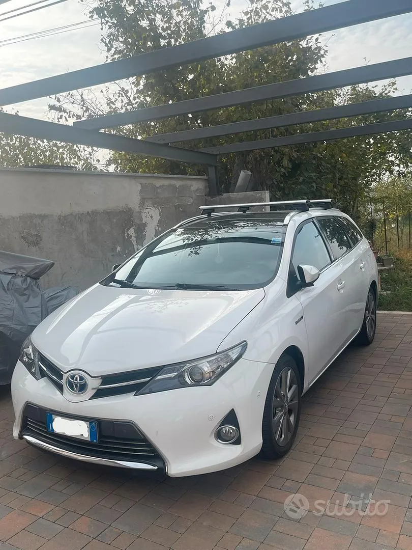 Toyota Auris 2015 photo 2