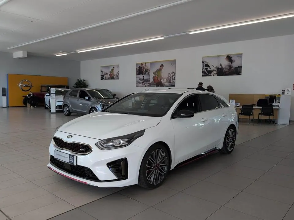 Kia Proceed