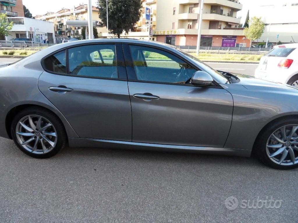 Alfa Romeo Giulia 2018 photo 3
