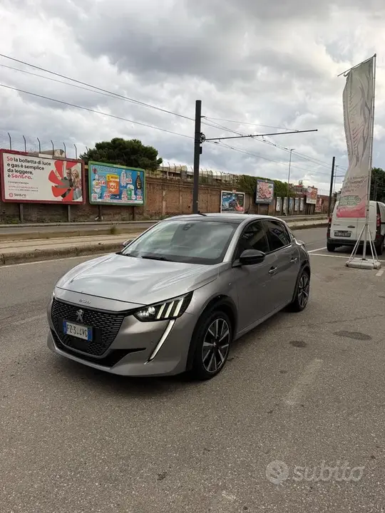 Peugeot 208 2020 photo 4