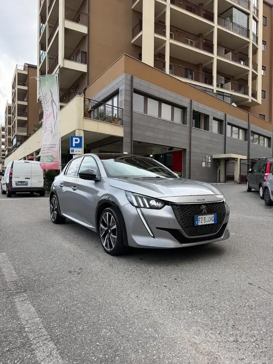 Peugeot 208 2020 photo 3