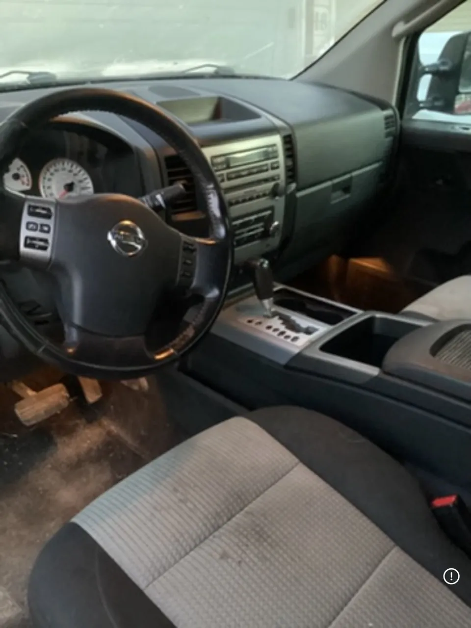 Nissan Titan 2011 photo 3
