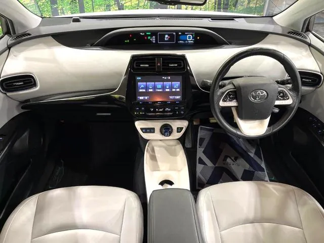 Toyota Prius 2016 photo 2