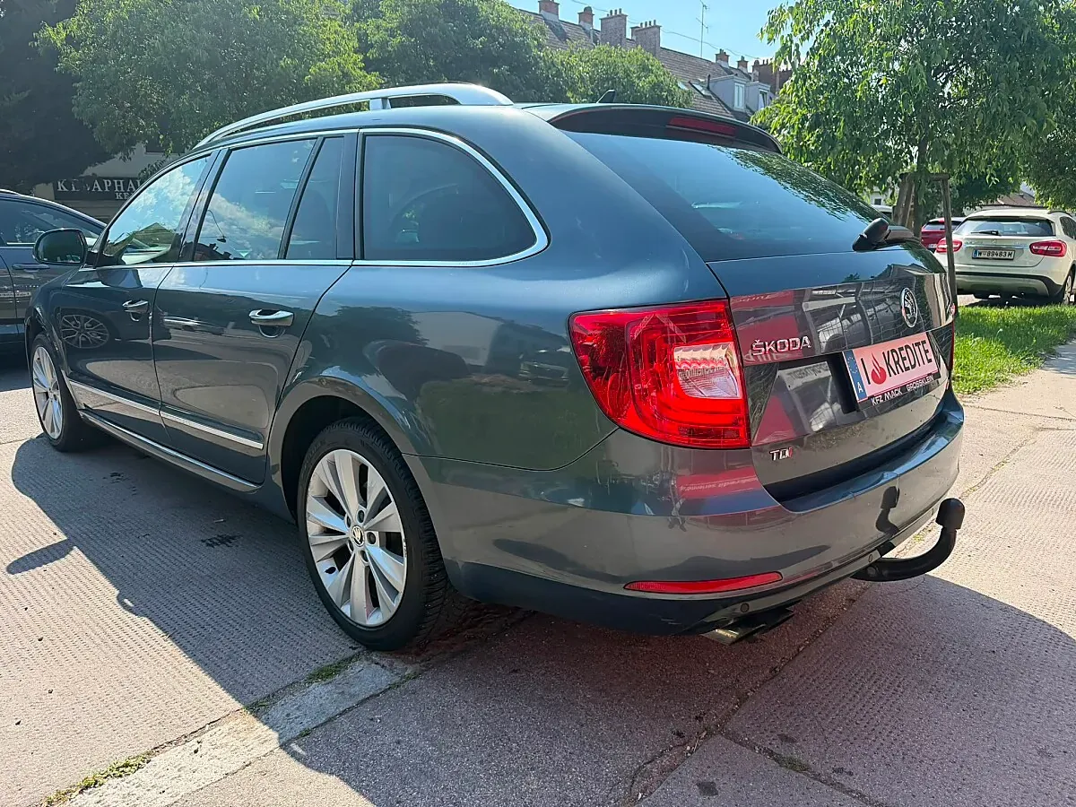 Skoda Superb 2014 photo 2
