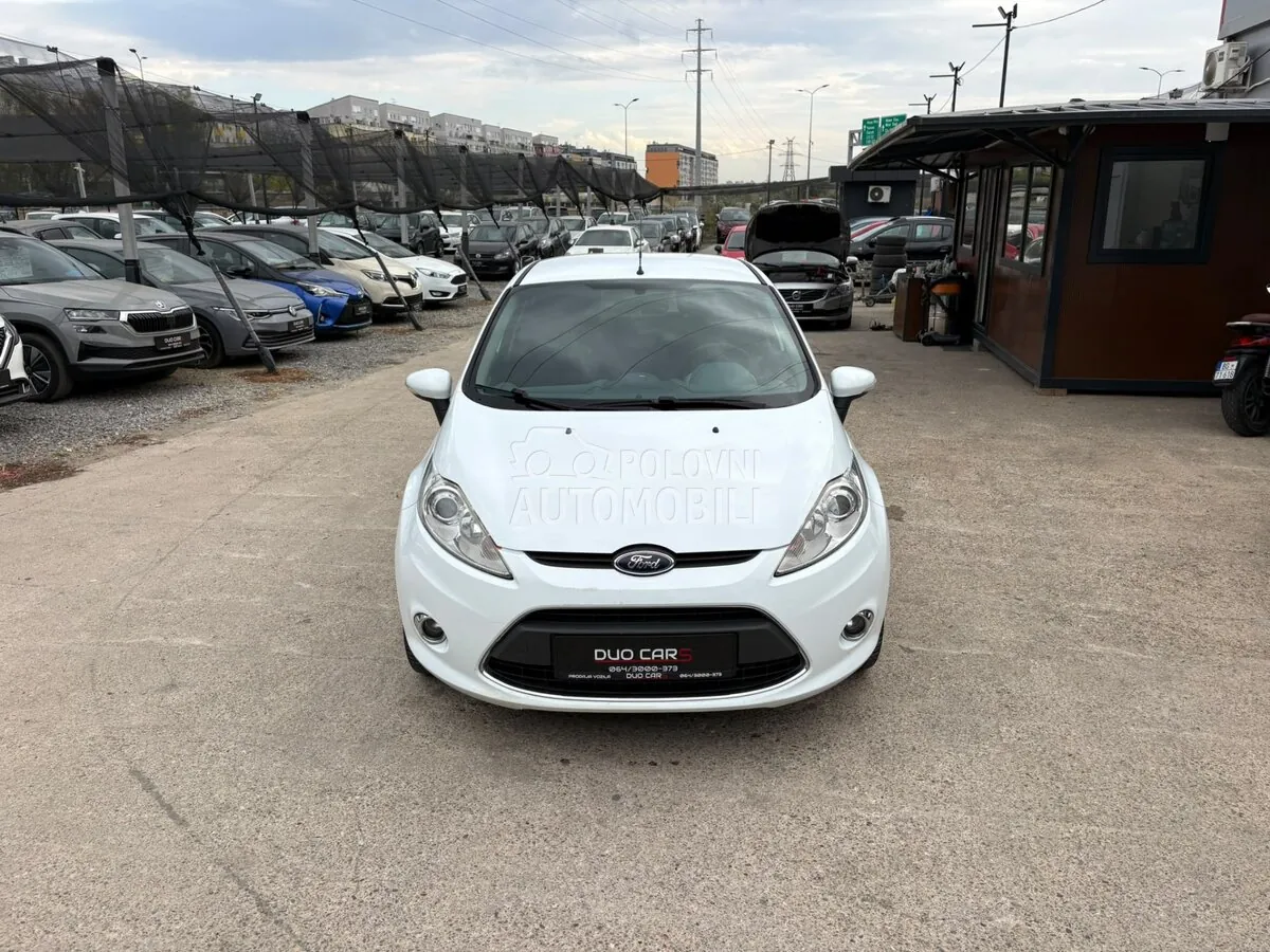 Ford Fiesta 2011 photo 2