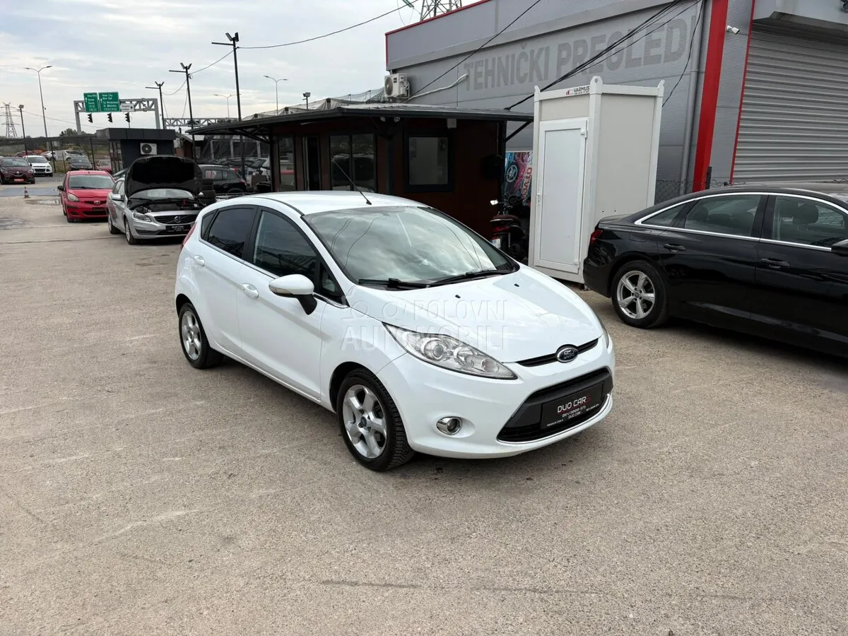 Ford Fiesta 2011 photo 3