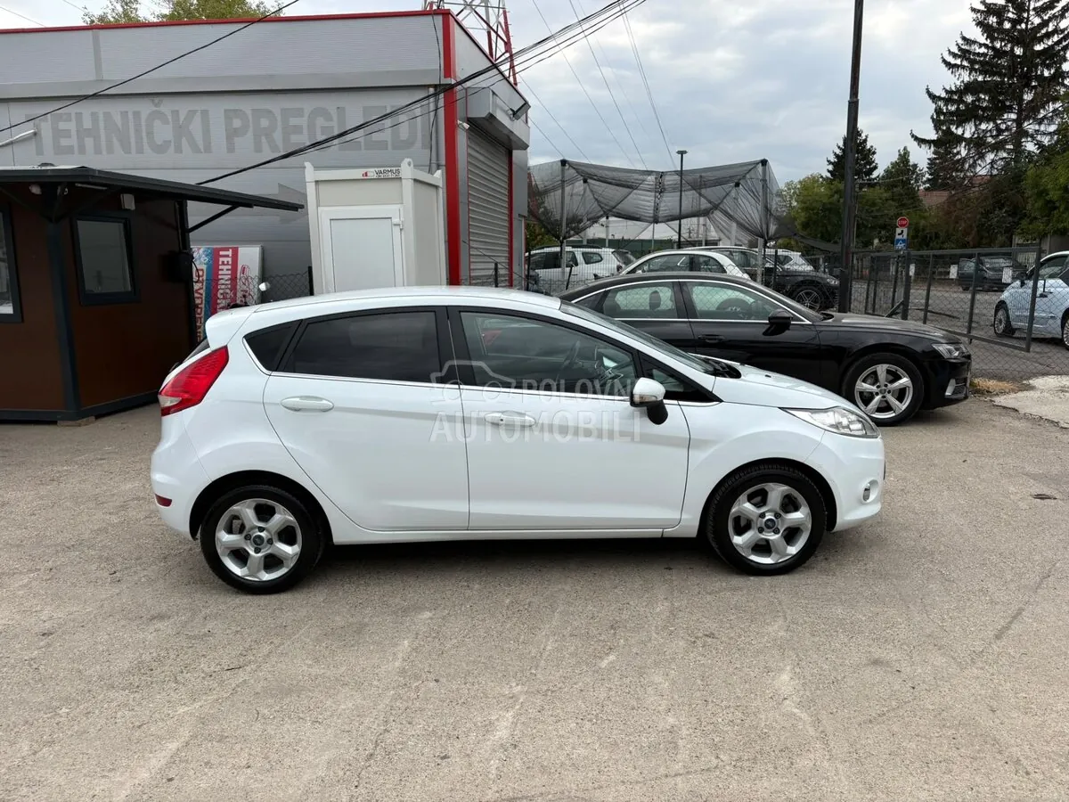 Ford Fiesta 2011 photo 4