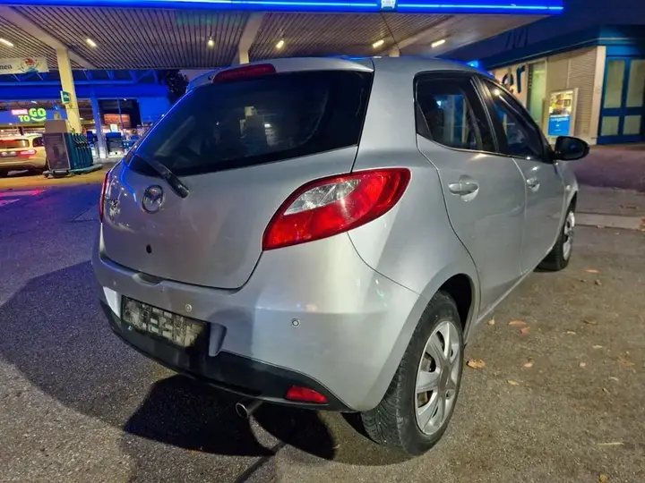Mazda 2