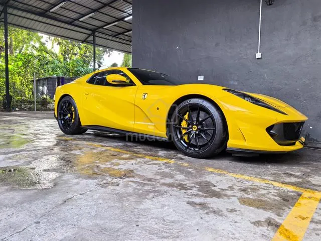 Ferrari 812