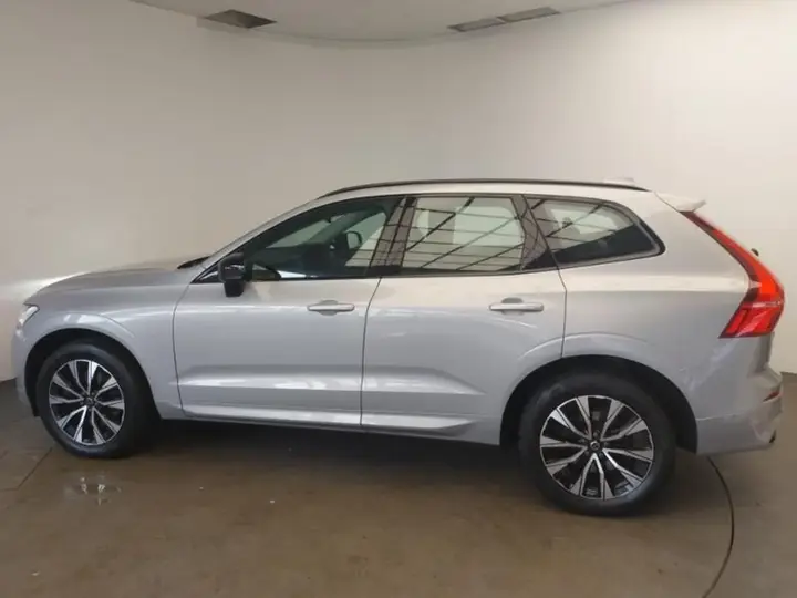 Volvo Xc60 2023 photo 4