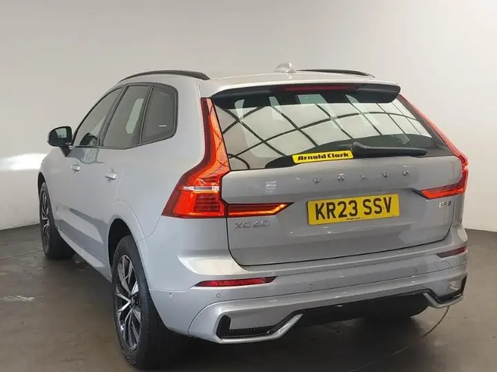 Volvo Xc60 2023 photo 2