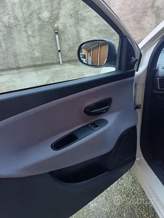 Lancia Ypsilon 2015 photo 5