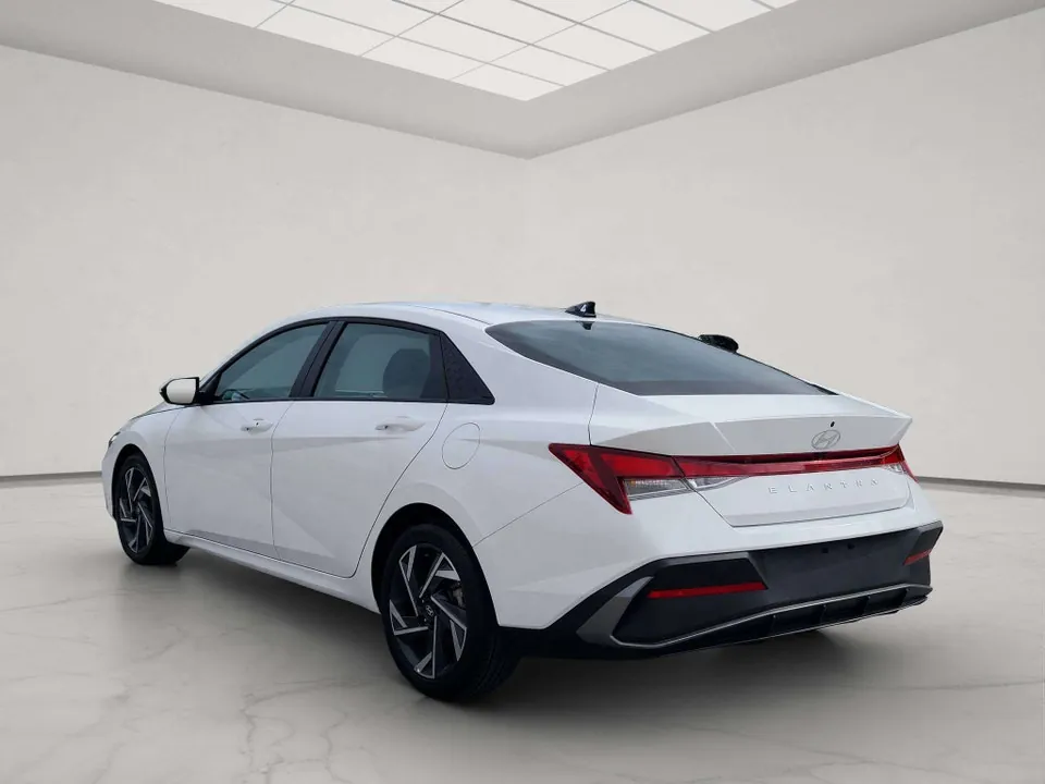 Hyundai Elantra 2025 photo 5