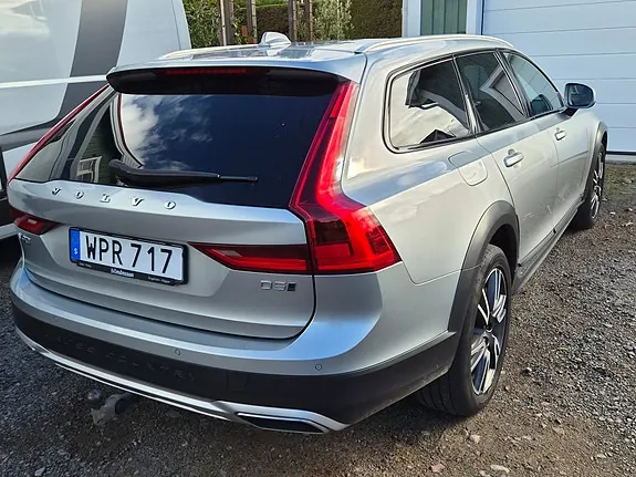 Volvo V90 Cross Country 2018 photo 2
