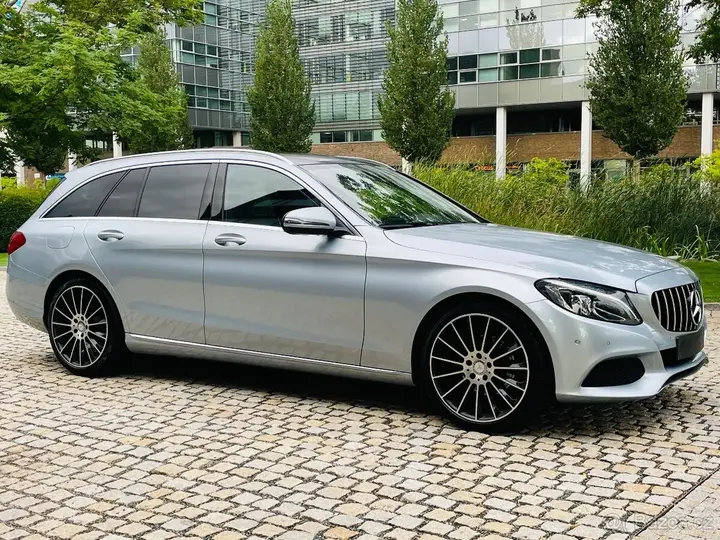 Mercedes-Benz C 220D 2026 photo 5