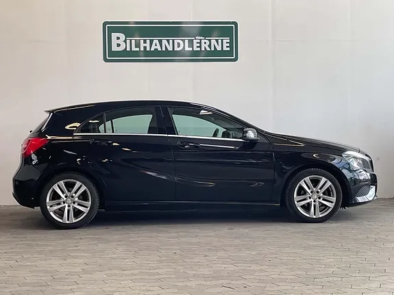 Mercedes-Benz A180 2015 photo 3