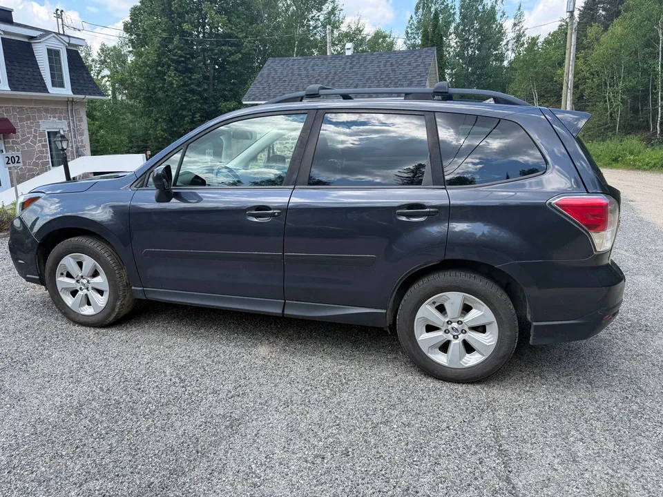 Subaru Forester 2018 photo 2