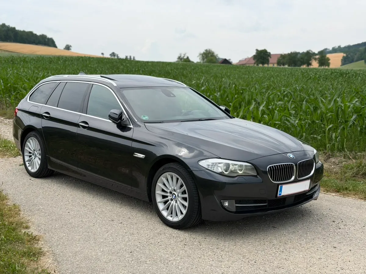 BMW 5 Series 2011 photo 3