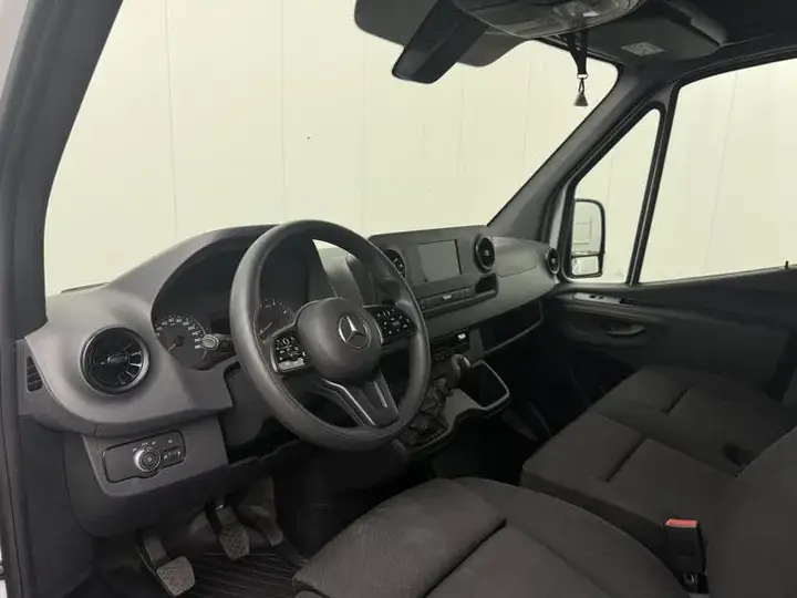 Mercedes-Benz Sprinter 2023 photo 3