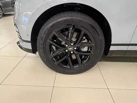 Land Rover Range Rover Velar 2026 photo 5