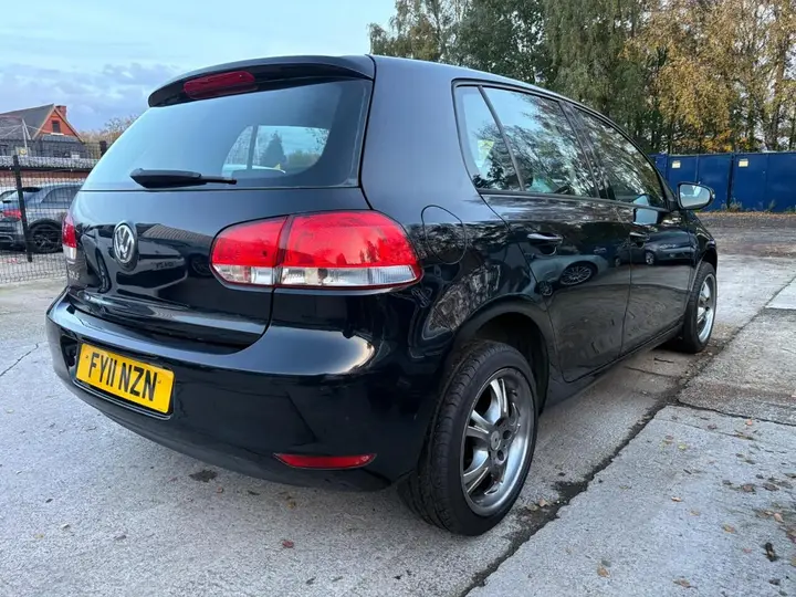 Volkswagen Golf 2011 photo 3