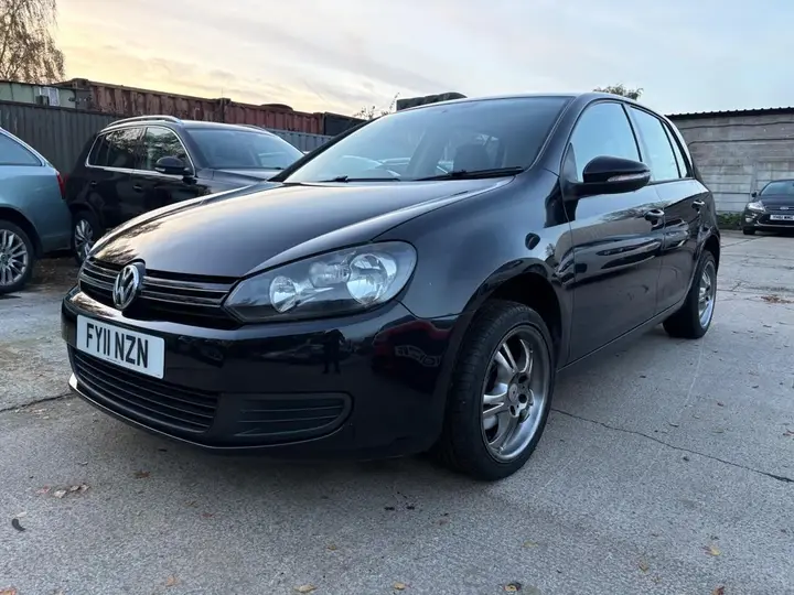 Volkswagen Golf 2011 photo 2