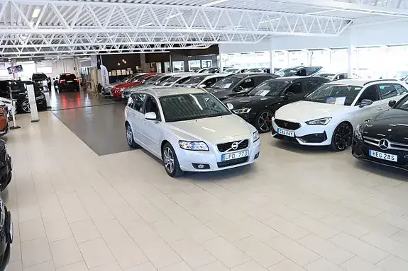Volvo V50 2012 photo 3