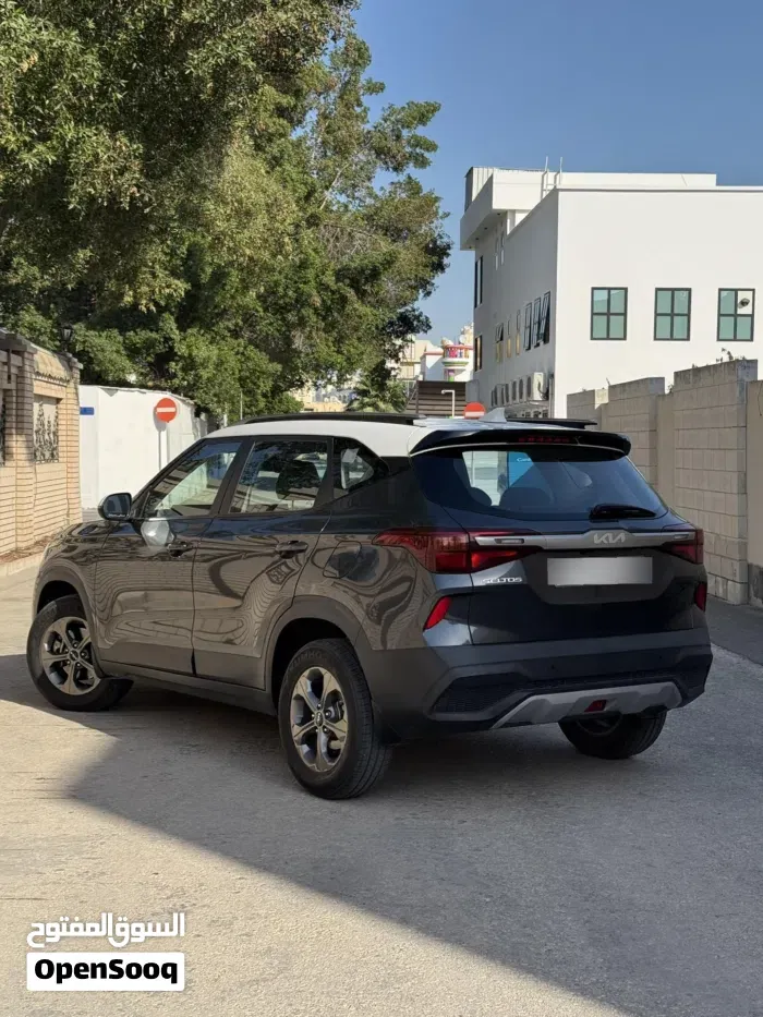 Kia Seltos 2023 photo 2