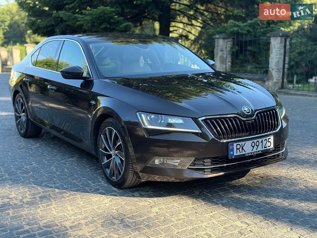 Skoda Superb 2016 photo 4
