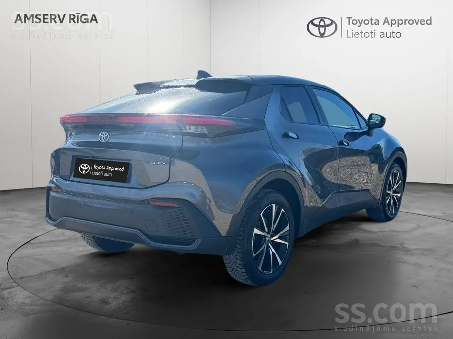 Toyota C-Hr 2025 photo 2